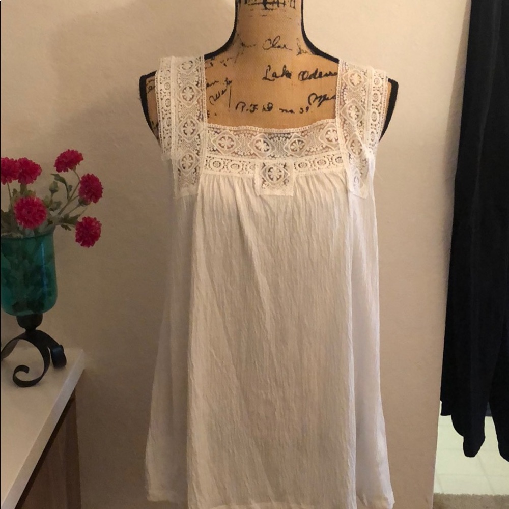 RXB Ivory Flowy tank with crochet like detail SZ L